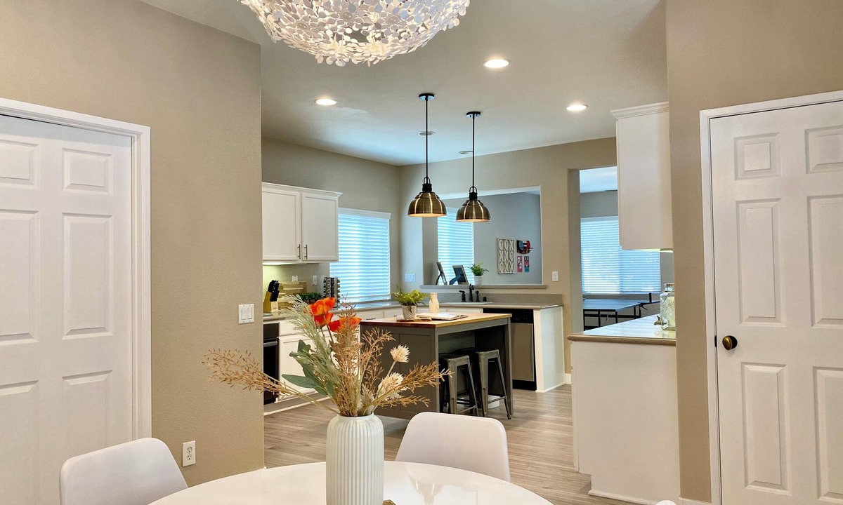 Eastvale House | Serene 4-bedroom house in Gladiola Fully furnished best for Long stay