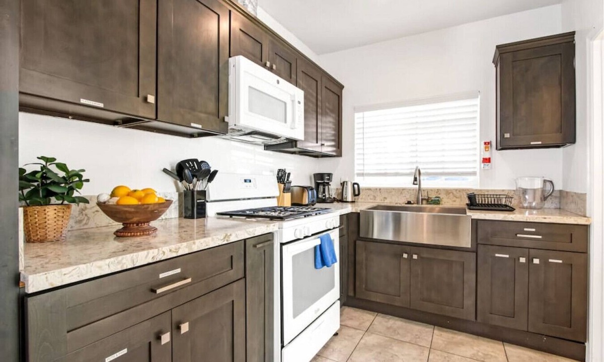 Valinda House | Serene La Puente Retreat: 2-Bedroom Sanctuary with Backyard Grill and High-Speed Internet