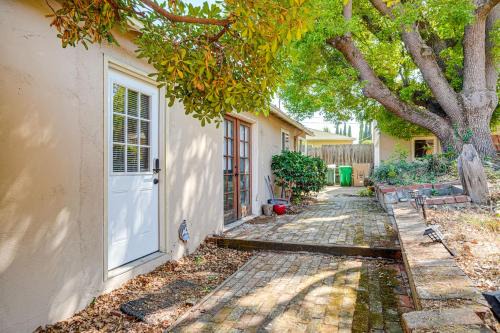 Castro Valley Apartment | Serene Studio in SF Suburbs: Quiet + Cat Friendly!