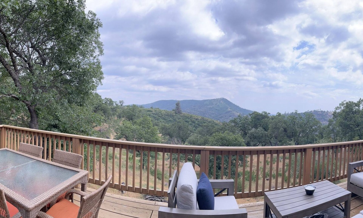 Auberry Cabin | Shaver Springs Mountain Retreat