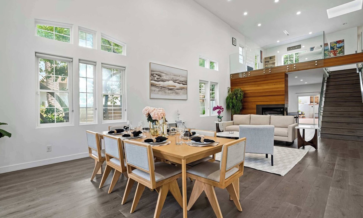 Sherman Oaks House | Sherman Oaks 5BR | Valley Views + Fireplace | C&C