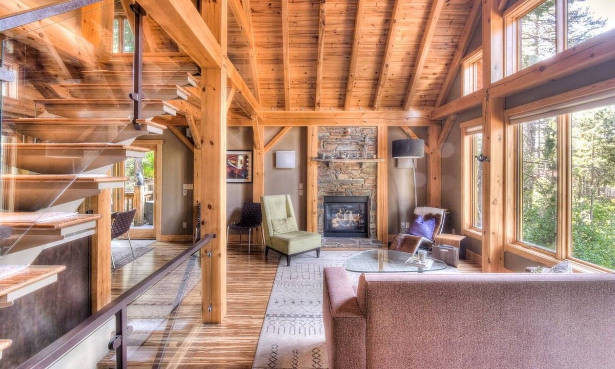 Country Club Estates House | Shining Shire - Sauna, steam shower, very cool!