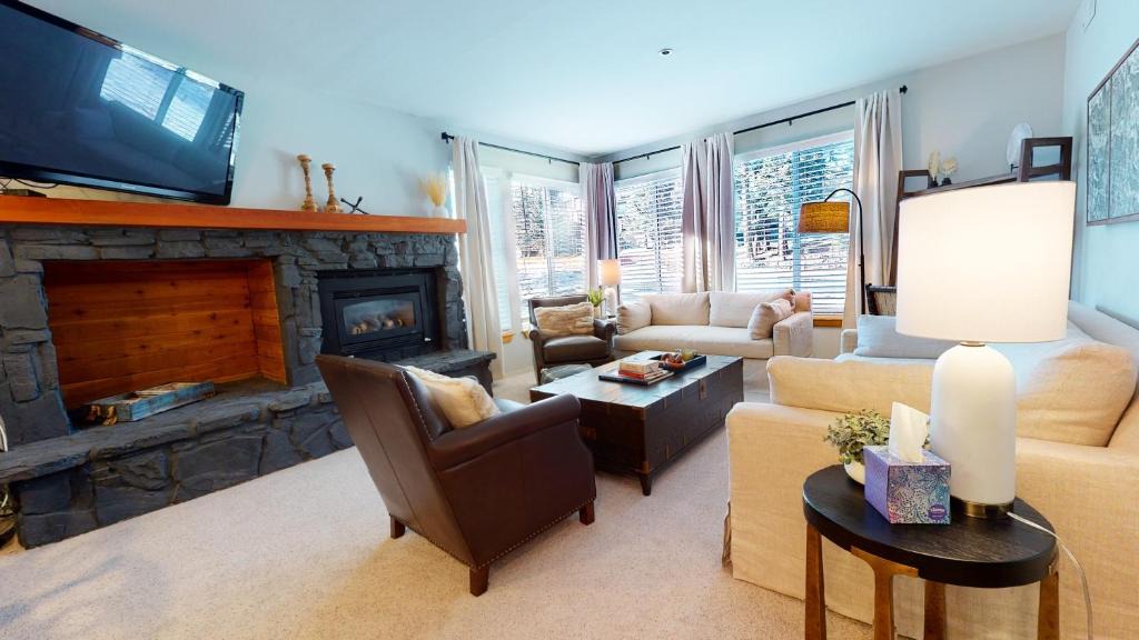 Mammoth Lakes Apartment | Silver Bear #21 condo