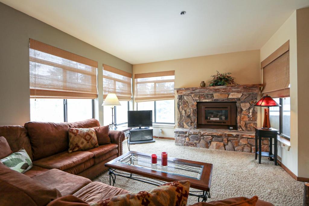Mammoth Lakes Apartment | Silver Bear #22 condo