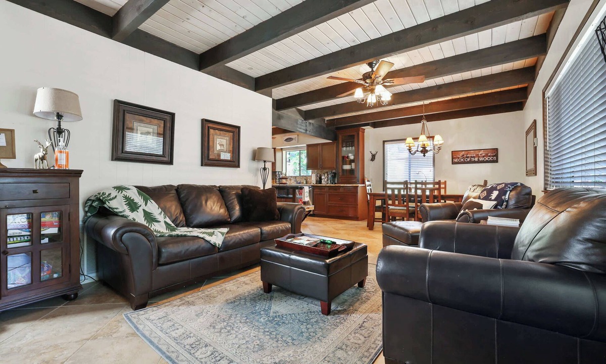 Sierra Cedars Cabin | Sister Bear Cabin with Treetop Views &Deck