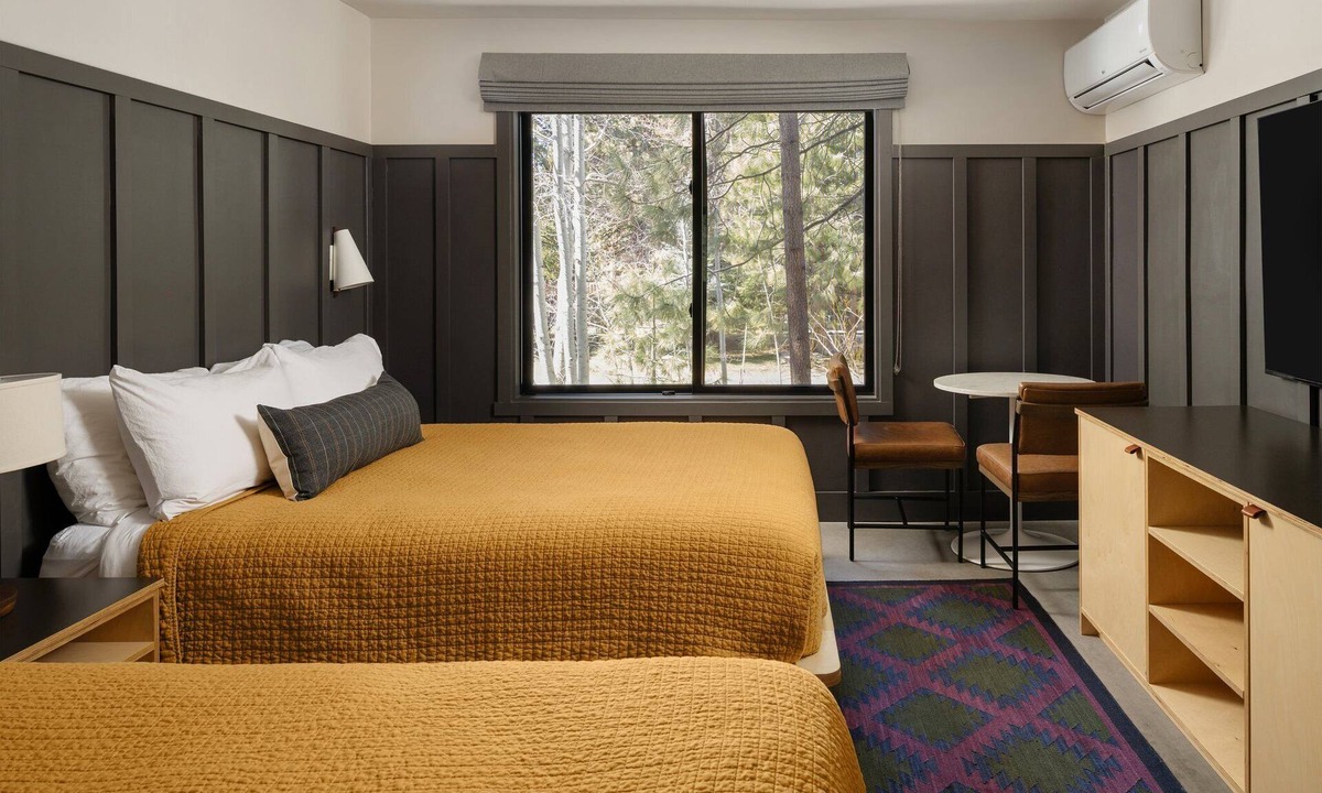 Lakeside Park Hotel | Ski for family: Modern Mountain Haven stay, Pet Friendly | 4 Units