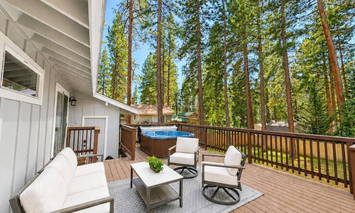 Skyland House | Skyland 3 BR, access to private beach, BBQ, Hot Tub, Pool Table (ZC1004)