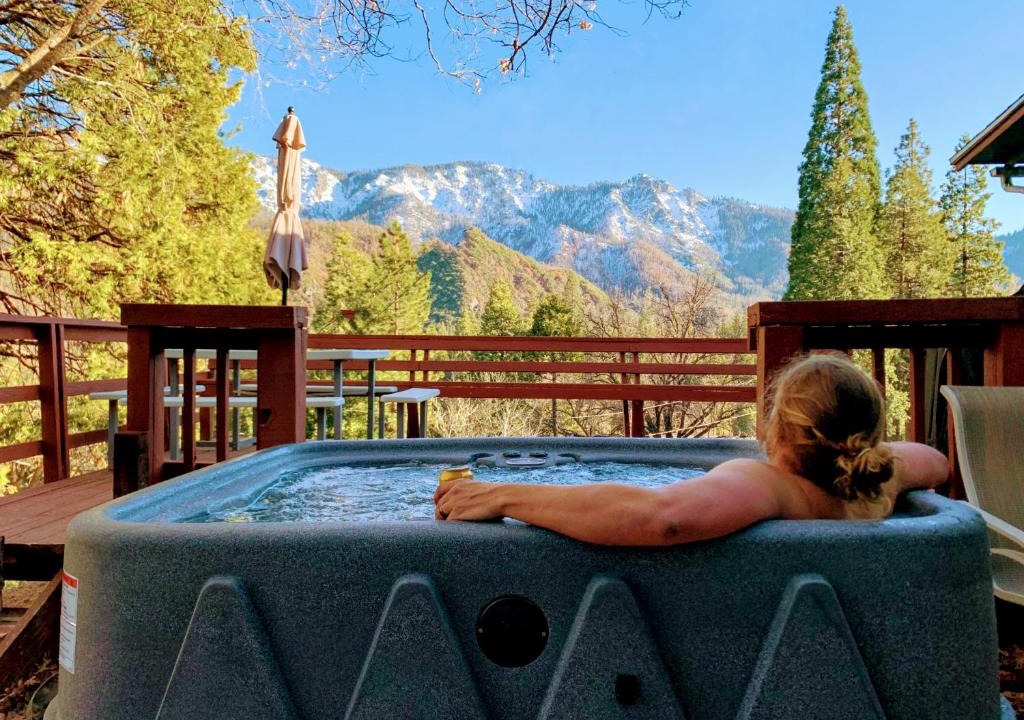 Camp Nelson House | Slate Mountain View Hot Tub Sequoias Trail of 100 Giants River EV
