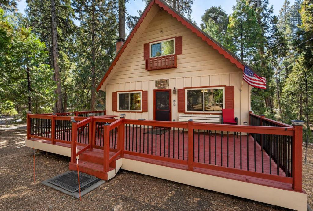 Sierra Cedars House | Smoke Tree Hollow AC Pine Air