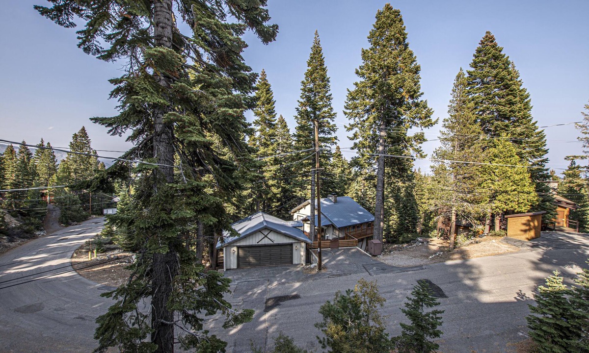 Chamberlands House | Snowbird at Tahoe: 4 bed, 2.5 bath Chamberlands home with full HOA access!