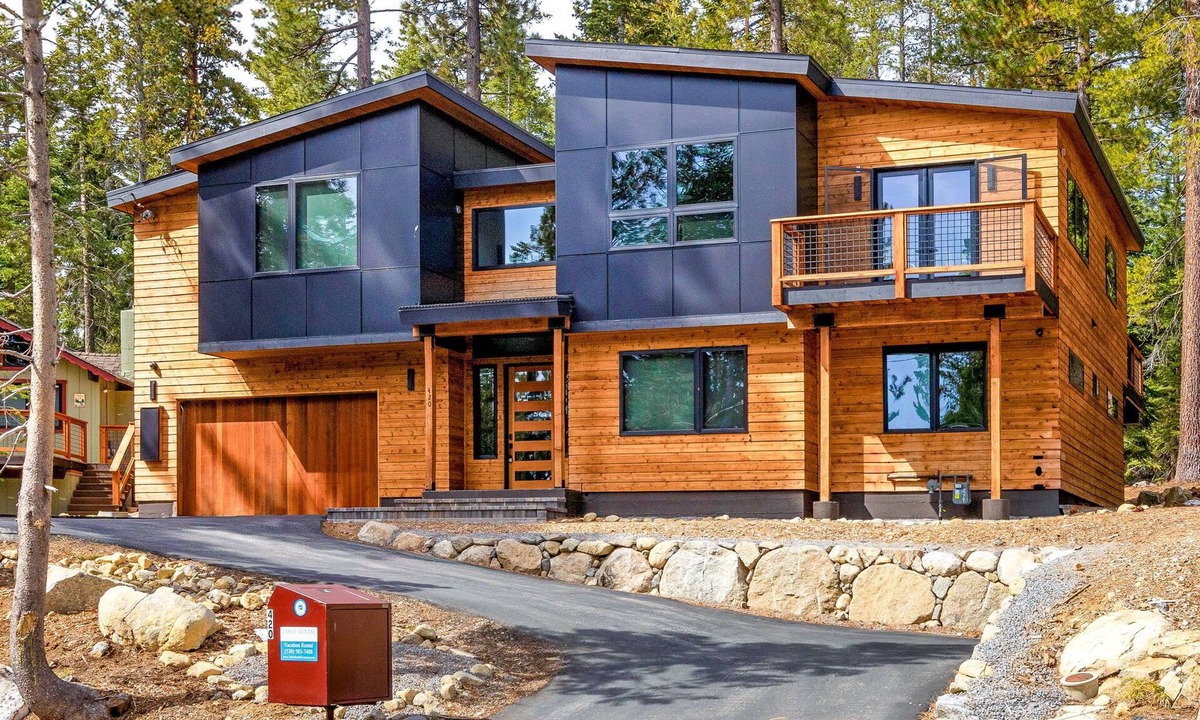 Chamberlands House | Snowbird Loop Lodge in Homewood