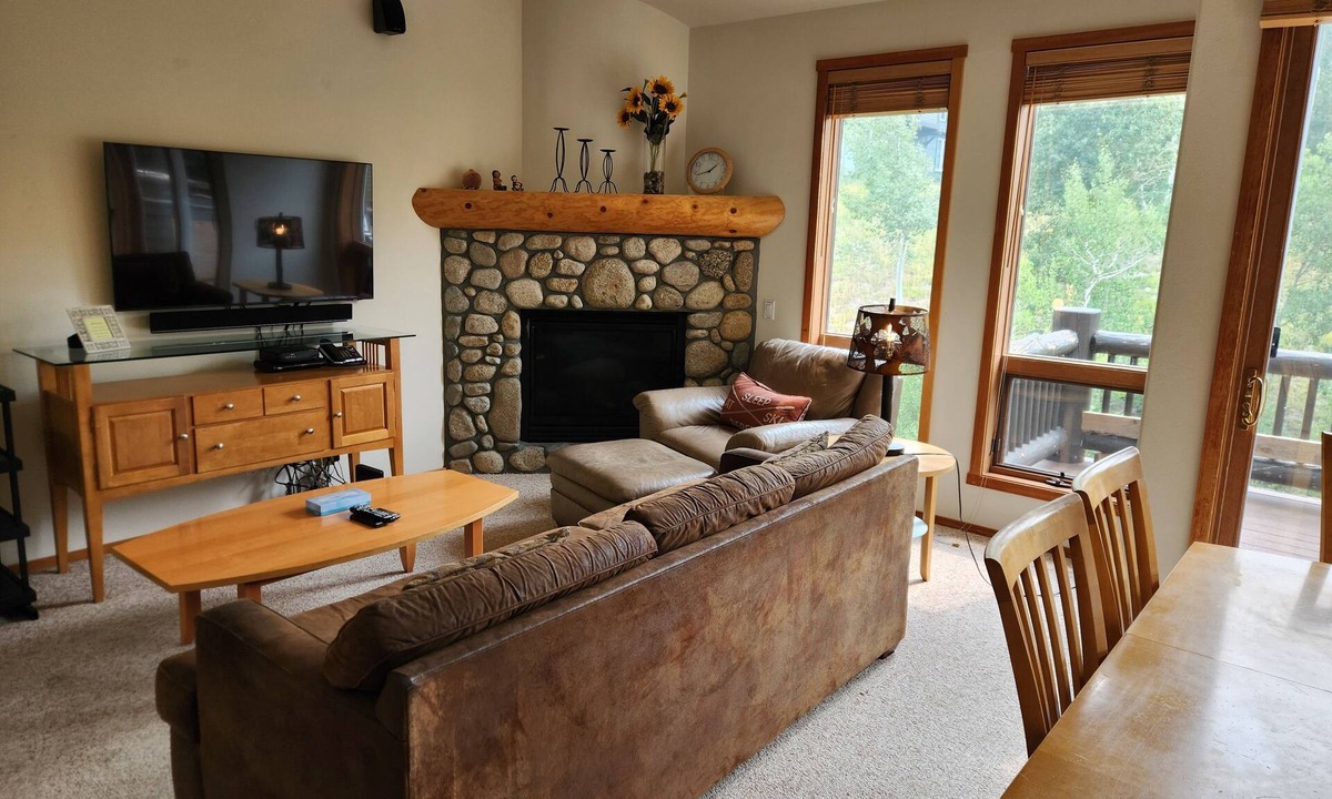 Mammoth Lakes House | Snowcreek Resort Vacation Rental 954