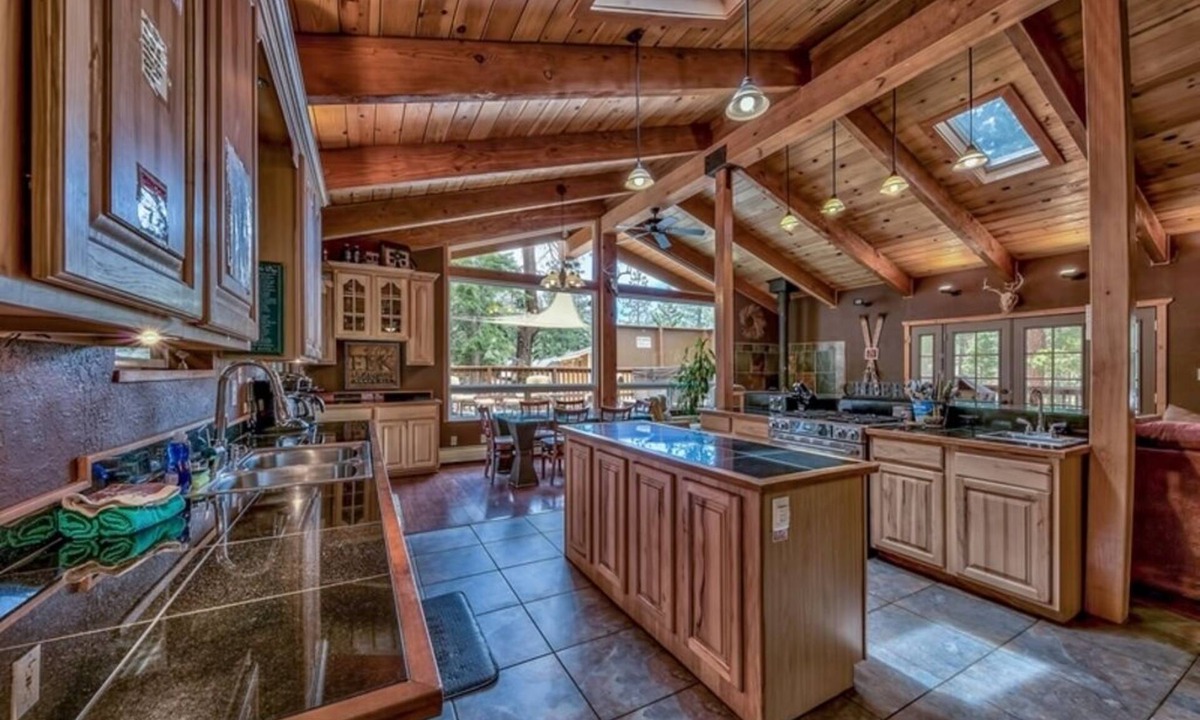 Mesa Vista House | South Lake Tahoe Cabin