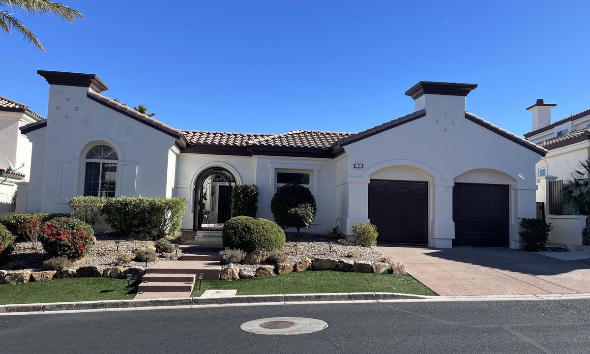 South Shore House | Southshore single story Tuscany style home for rent!