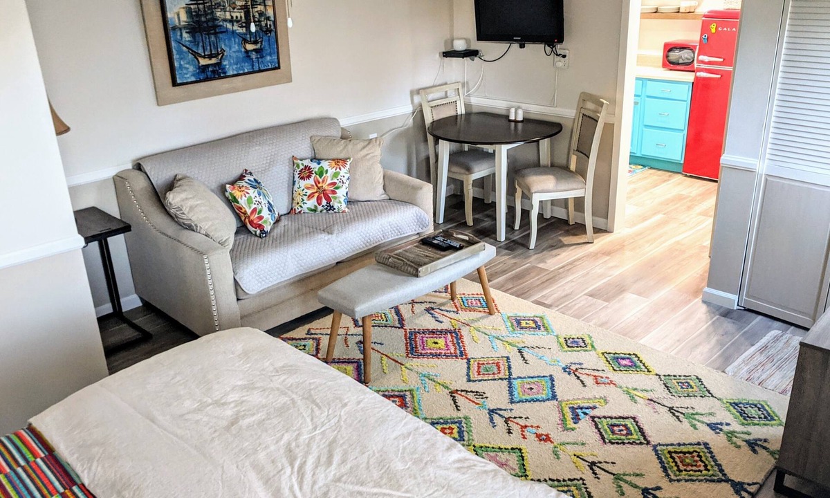 Lompoc Cottage | Southside Garden Cottage