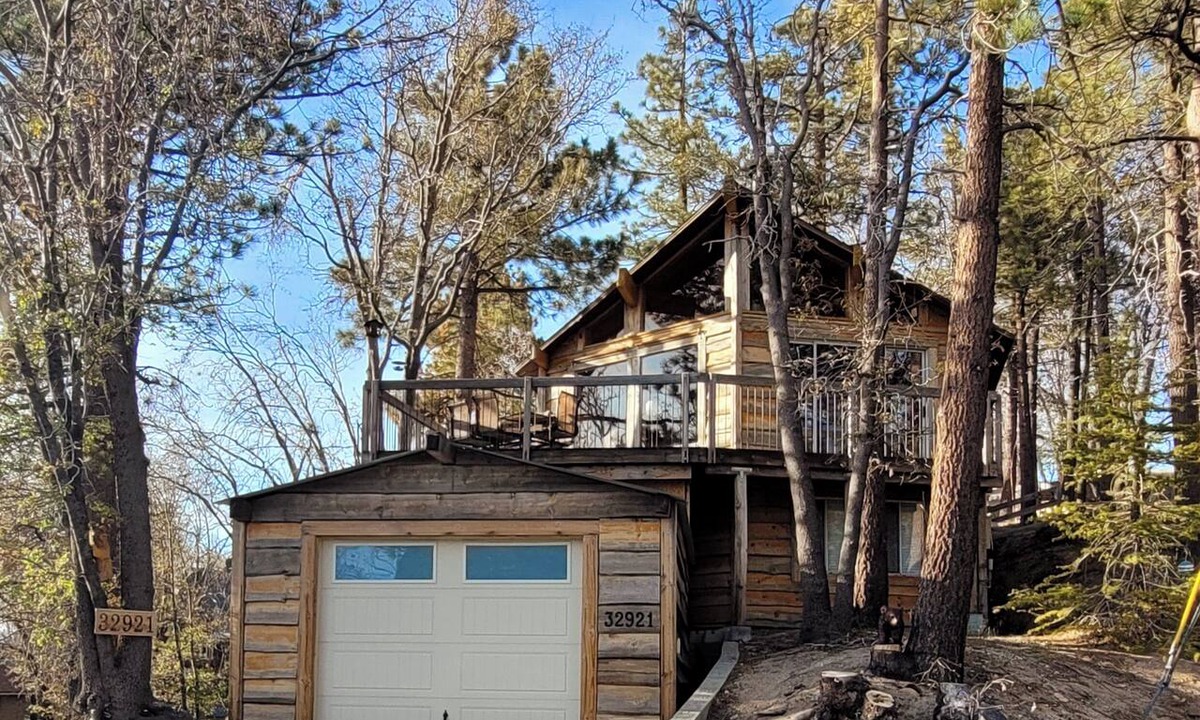 Green Valley Lake Cabin | Spacious 2-bedroom 2 bath cabin with one car attached garage and sunset views.