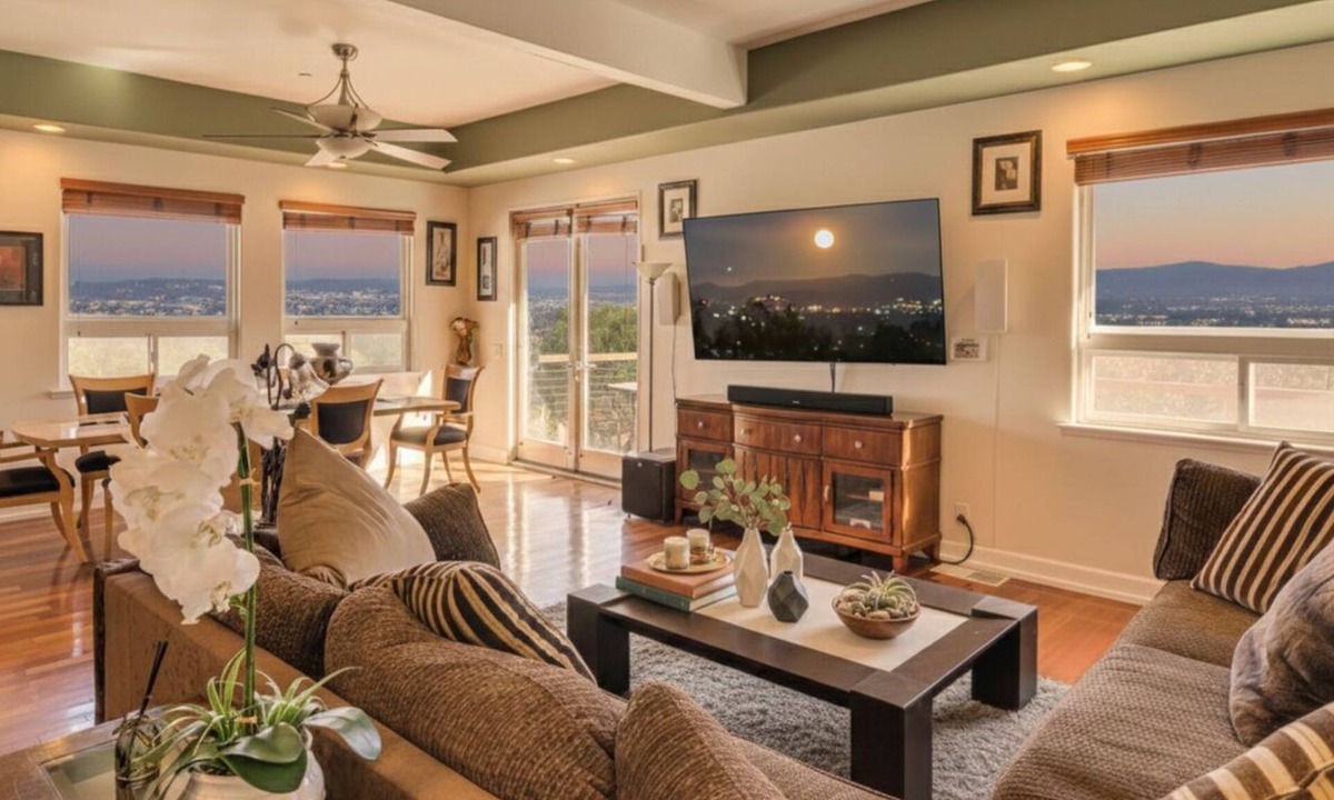 Thousand Oaks House | Spacious 3BR/2.5BA Home 2800 sq ft Mountain Views & Prime Location. PRIVATE.