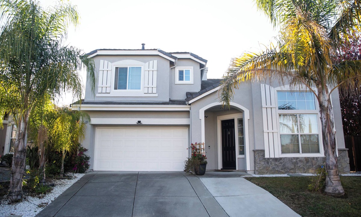 Castro Valley House | Spacious 4-bedroom house with AC, WiFi in welcoming Castro Valley