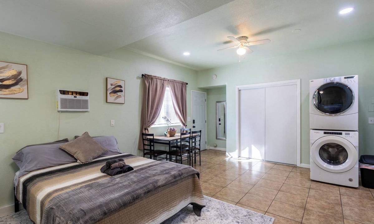 Tulare Apartment | Spacious Modern Studio with a private entrance nearby Sequoia N Park