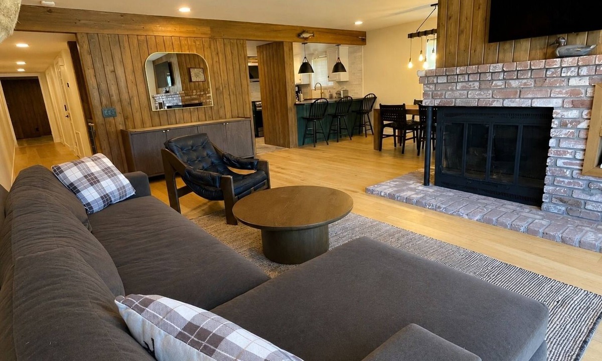 June Lake Condo | Spacious two bedroom, modern mountain retreat