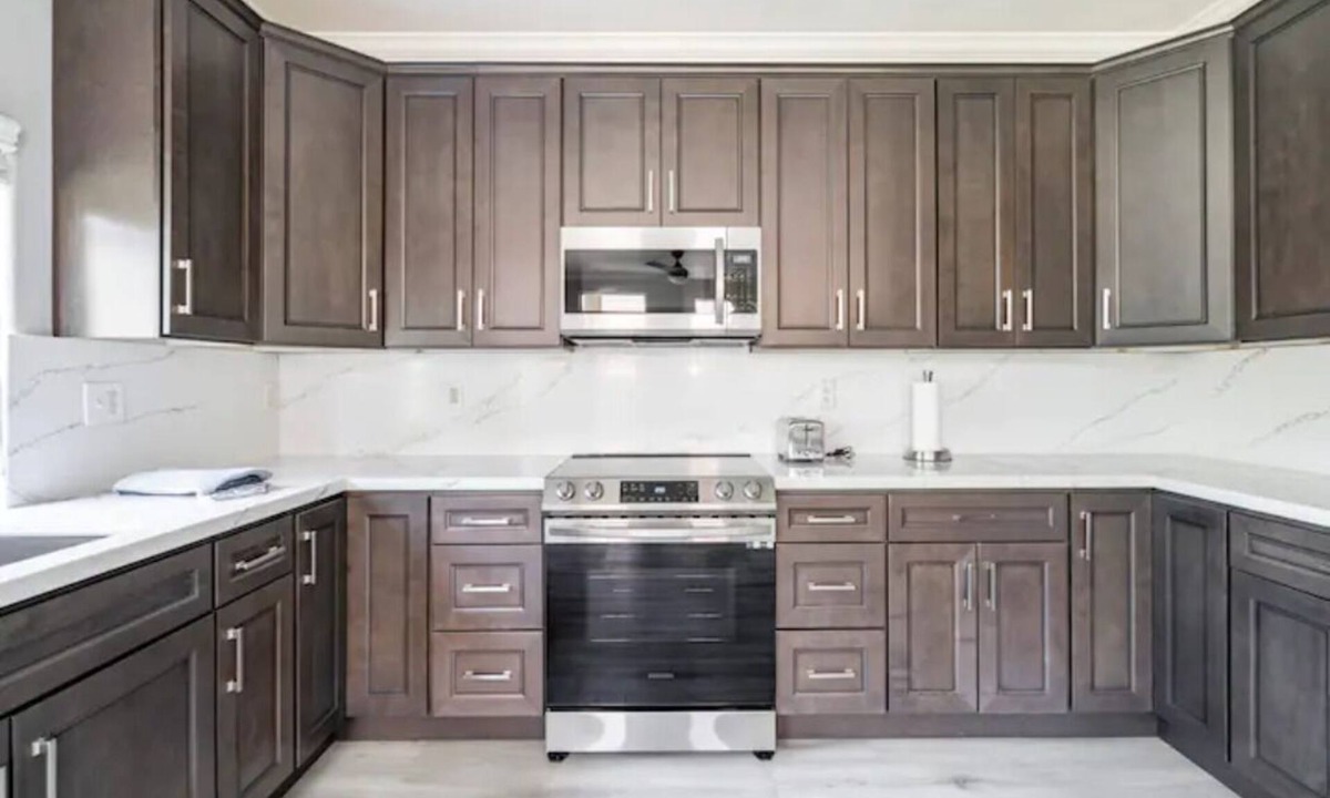 Clovis House | Sparkling Family Home in Clovis -walking distance to restaurants and shopping