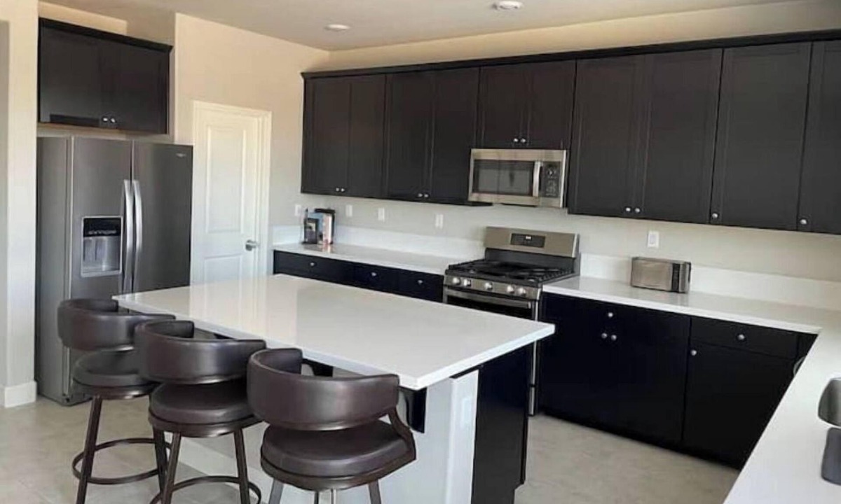 Sparks House | Sparks/Reno - 4BD/2.5BA Getaway