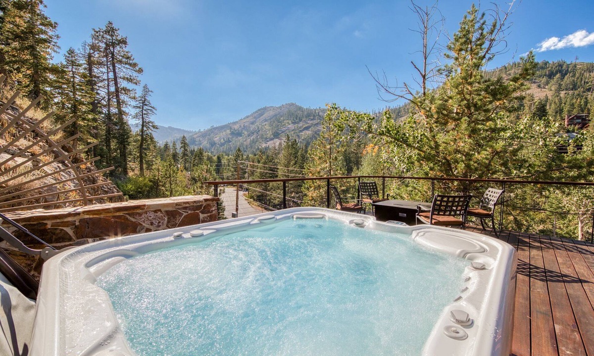 Alpine Meadows House | Spire Chalet at Alpine Meadows - 4BR 4.5 BA W/Hot Tub & Ski Shuttle