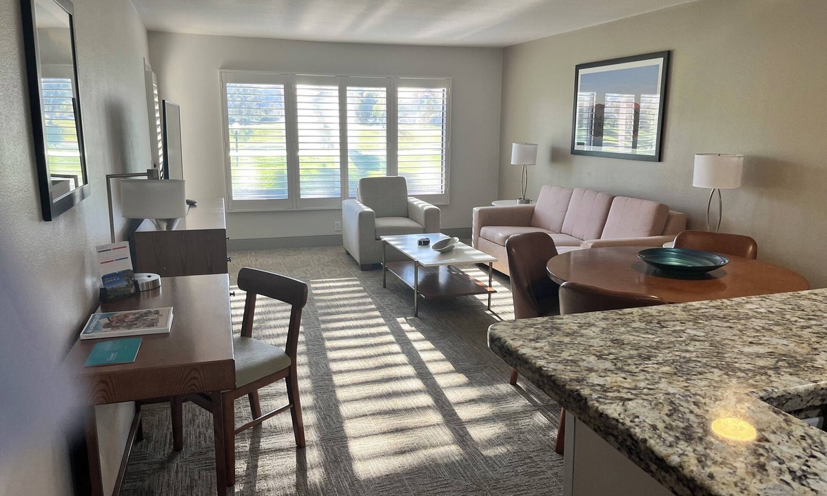 Cathedral City Resort | Spring Break at beautiful Hyatt Vacation Club resort Sunday to Sunday 7 nights