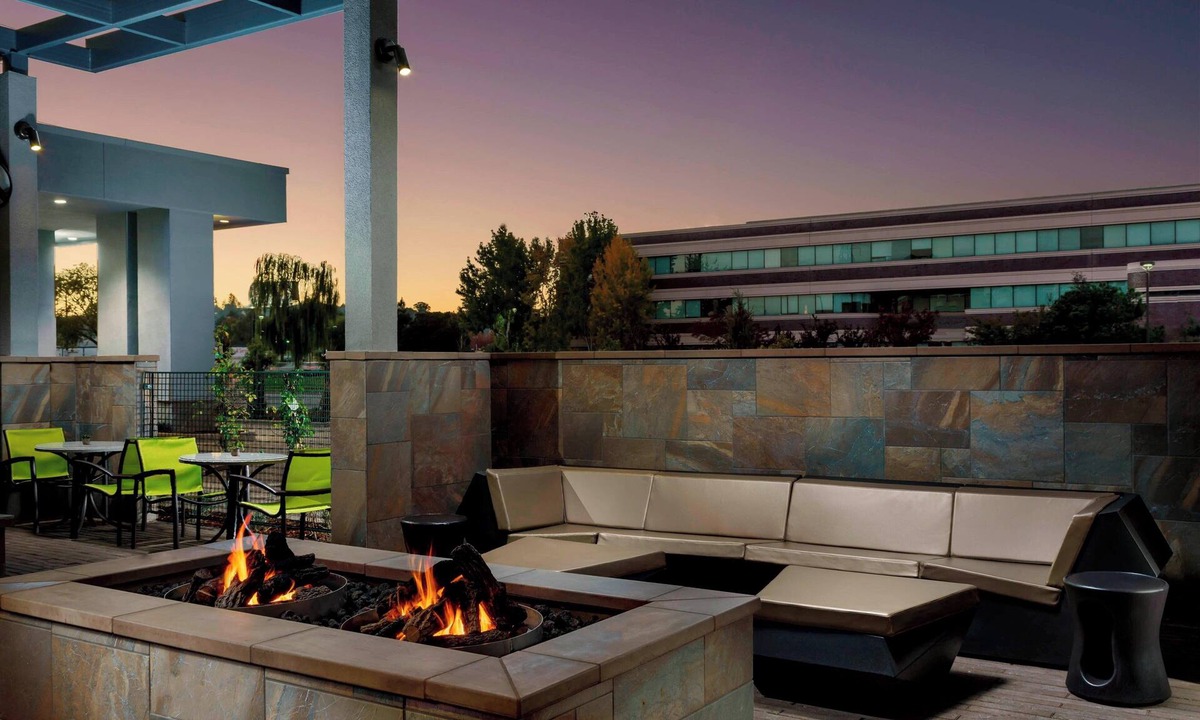 Belmont Hotel | SpringHill Suites by Marriott Belmont Redwood Shores