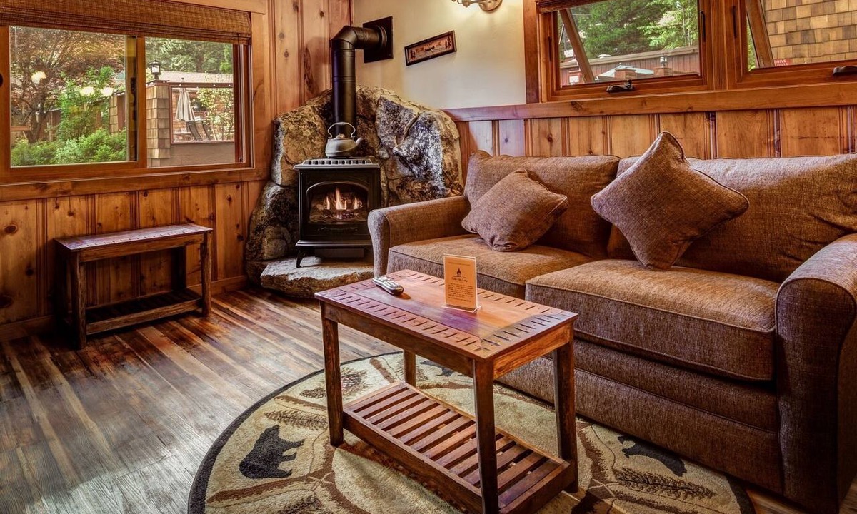 Tahoe Vista Cabin | Standalone Fireplace Cabin