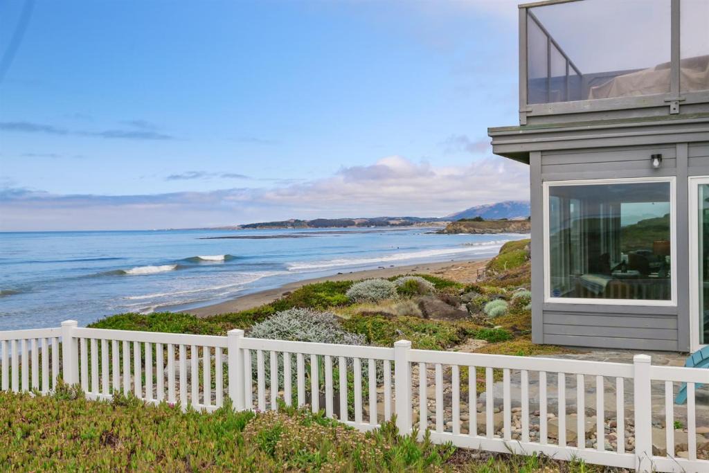 San Simeon Apartment | Star of the Sea Oceanfront Escape w Views