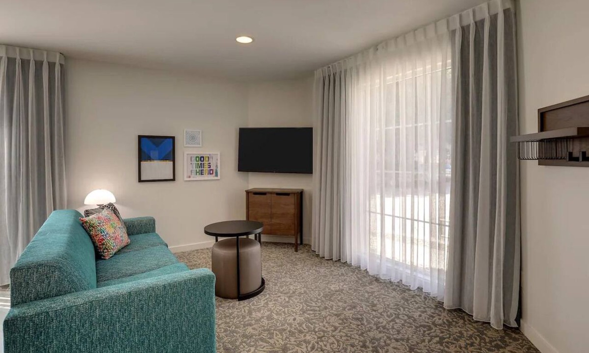 San Jose Hotel | Stay with Free Daily Breakfast! Minutes to Levi's Stadium