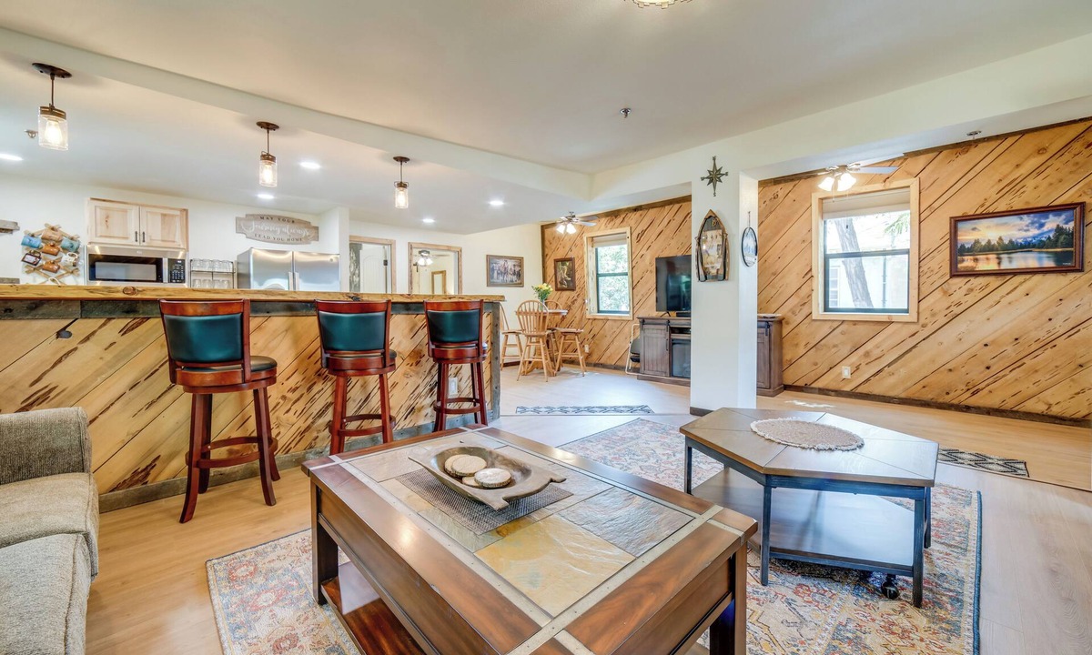 Virginia City House | Steps to C Street Boardwalk! Virginia City Getaway