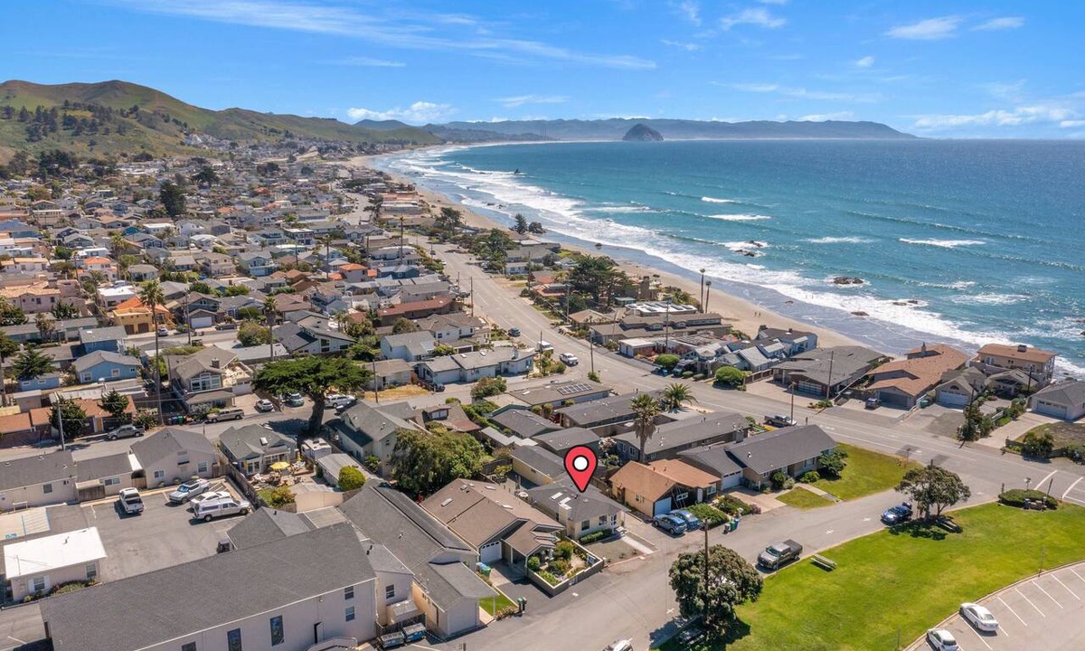 Cayucos House | Steps to Sand! Coastal Retreat w/Fire Pit & Views