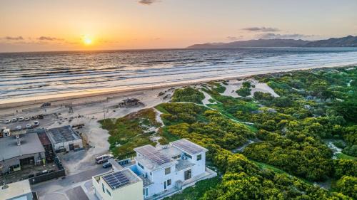 Oceano House | Strand Way A B by AvantStay