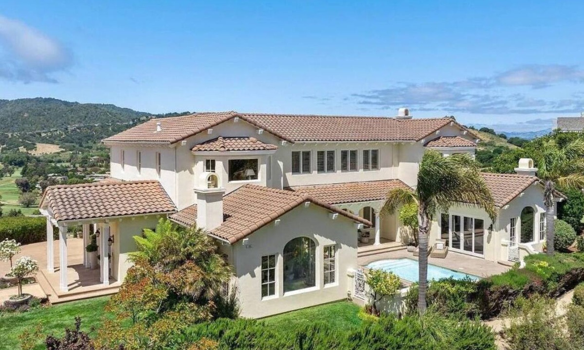 San Rafael House | Stunning California Home & Pool