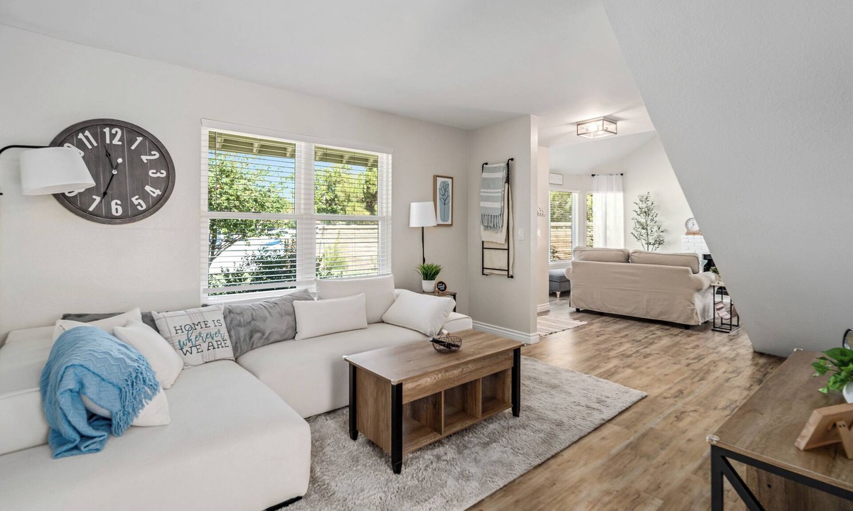 Palmdale House | Stunning Cozy Smart home with Tesla Charger!
