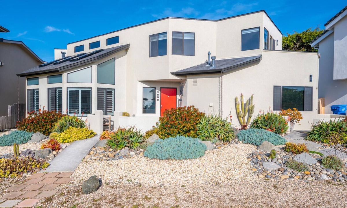Marine Terrace House | Stunning, Ocean View Rental on Sherwood! Enjoy Your Next Month Long Getaway!