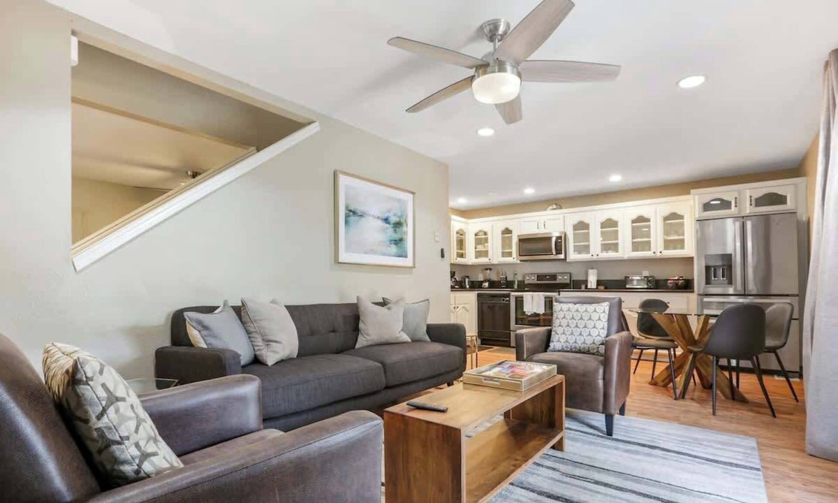 Visalia House | Stunning Visalia Home W Game Room