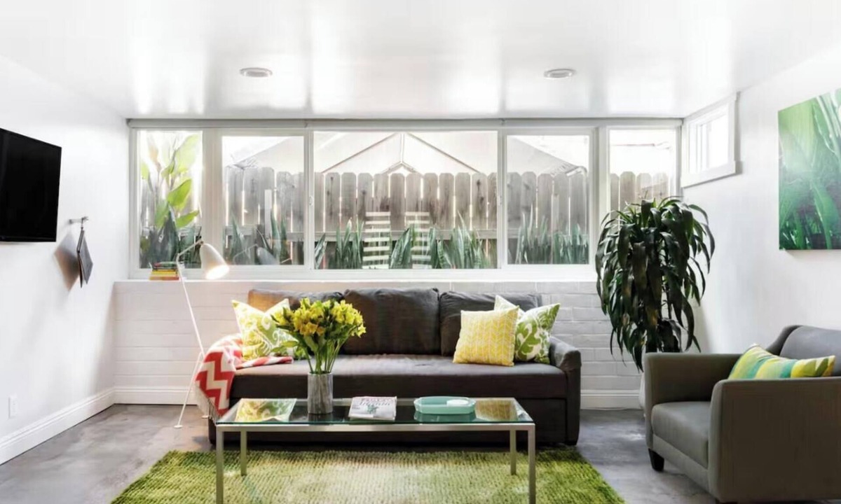 Pasadena House | Stylish Modern Guesthouse Close to the Metro