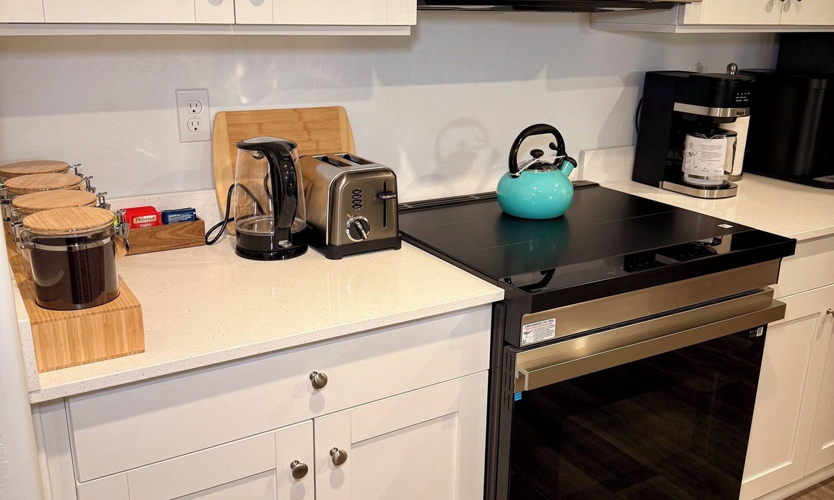 Pumpkin Center House | Stylish, Newly built, 2BR/2BA home in a quiet, enjoyable area of Bakersfield.