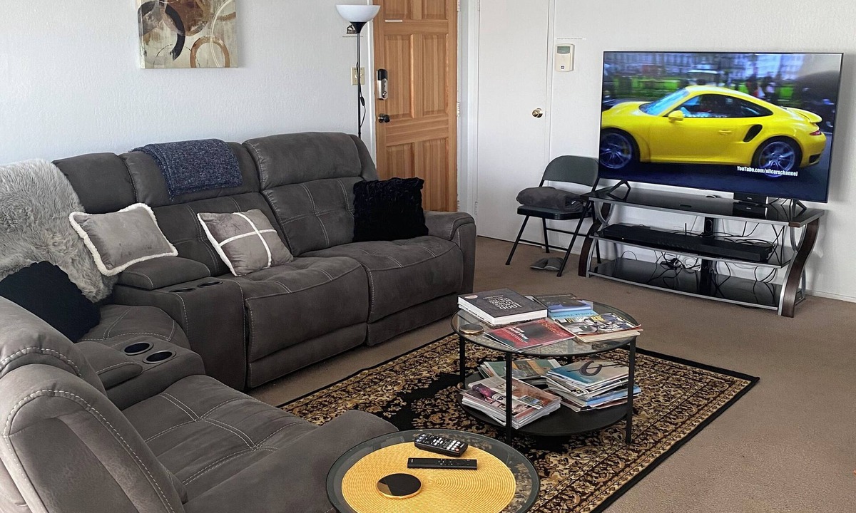 St. Francis House | Suburban San Francisco Home 25 minutes for Downtown!