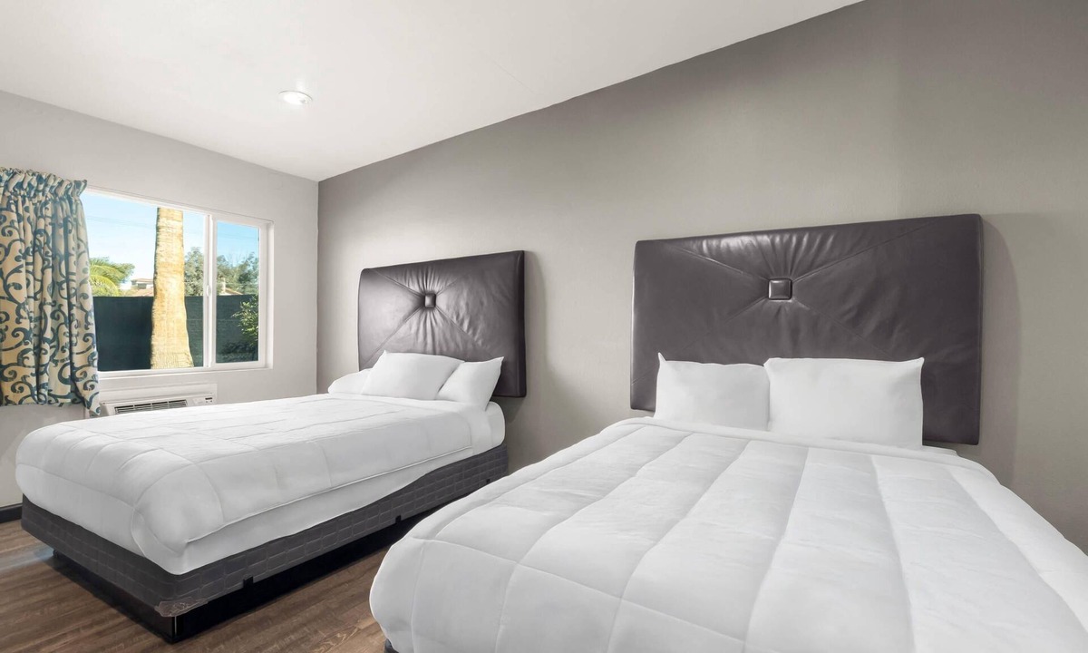 Ridgecrest Hotel | Suburban Studios Ridgecrest near China Lake Naval Station