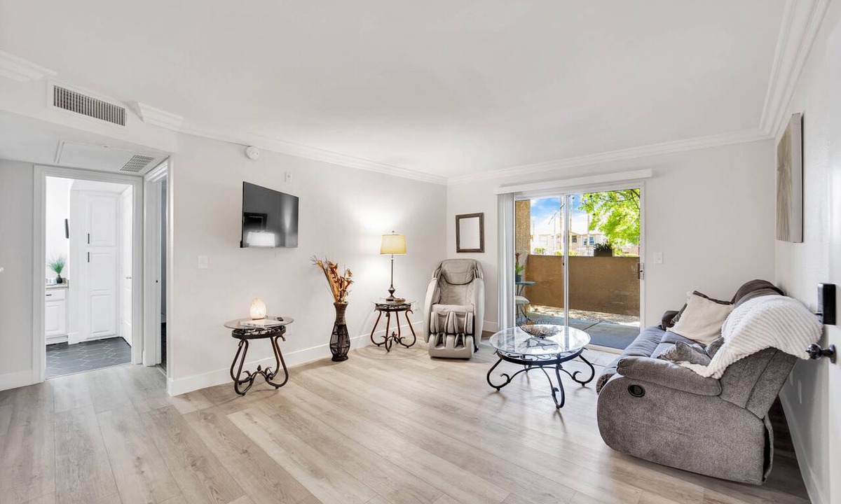 Summerlin Apartment | Summer Special 30% off Serene Cozy Condo WITH GORGEOUS POOL & GYM!