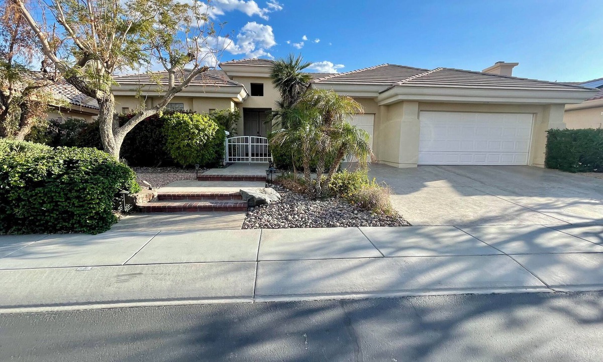 Desert Palms House | Sun City Stunner in Palm Desert