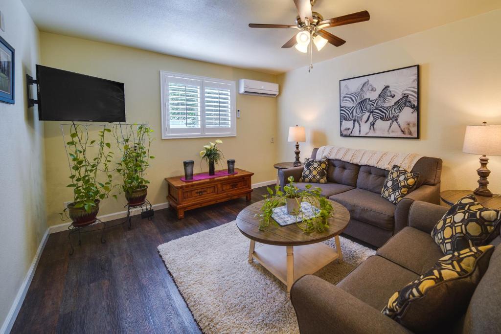 Shasta Lake House | Sunny California Retreat w/Pool Access & Patio!