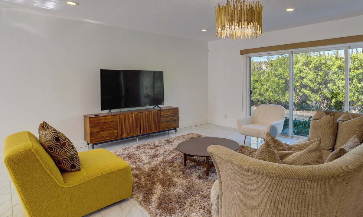 Araby Commons House | Sunny Palm Springs Townhome w/Pool Access!