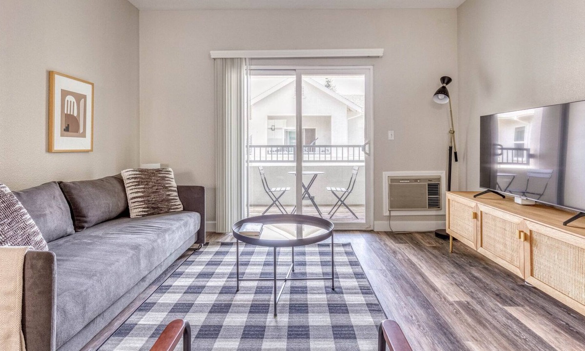 Santa Clara Apartment | Sunny Santa Clara 1BR w/ AC, W/D, Gym, Pool, near highways, by Blueground