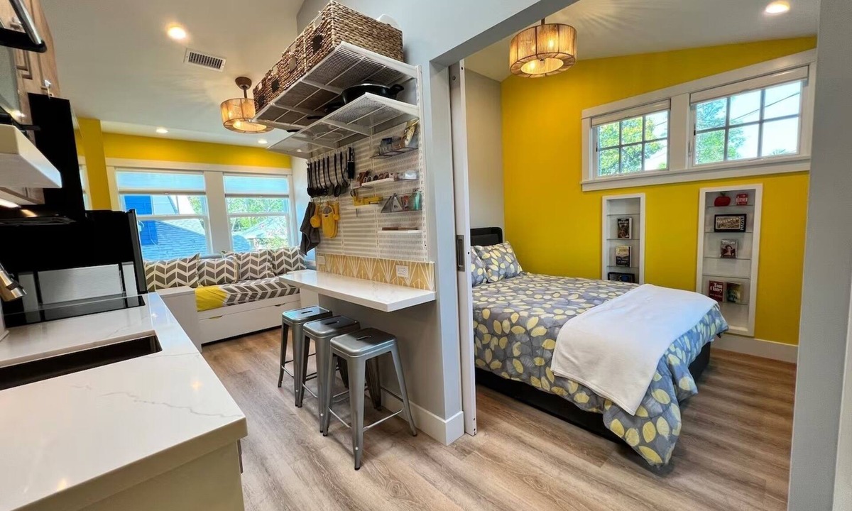 South Pasadena House | Sunny Side Up apartment in the charming upscale South Pasadena