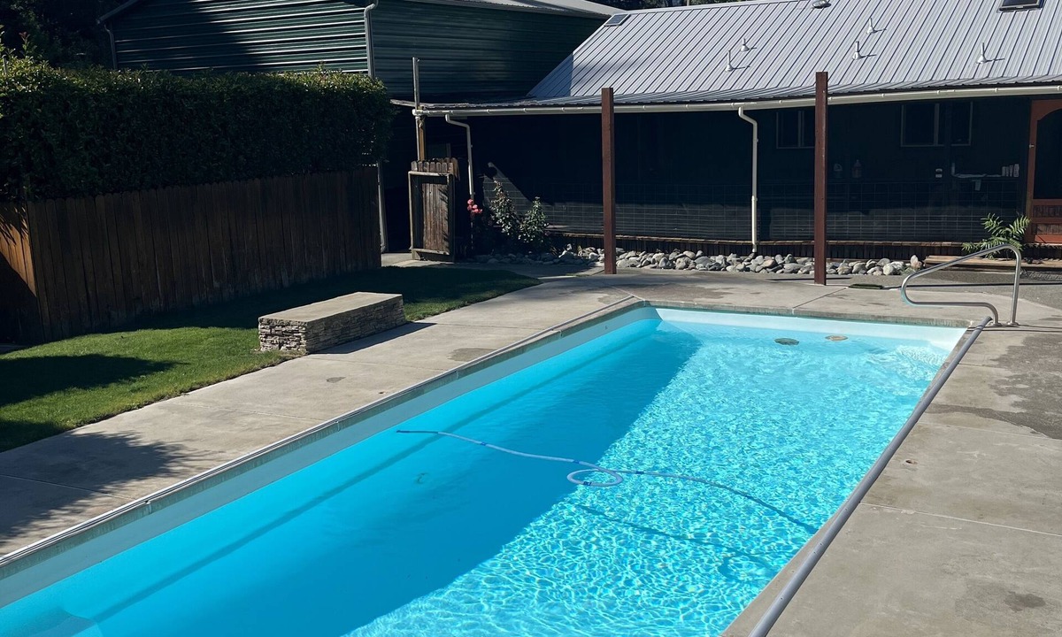 Willow Creek House | Sunset rock house with pool & spa